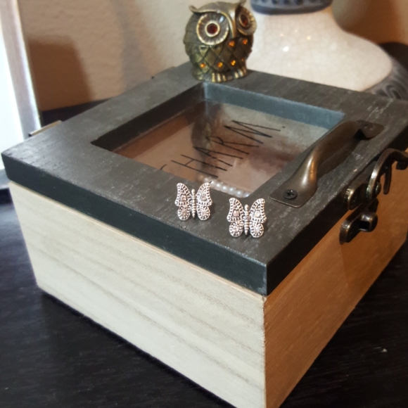 Butterfly Medium Stud Earrings Silver Alloy - Picture 2 of 7